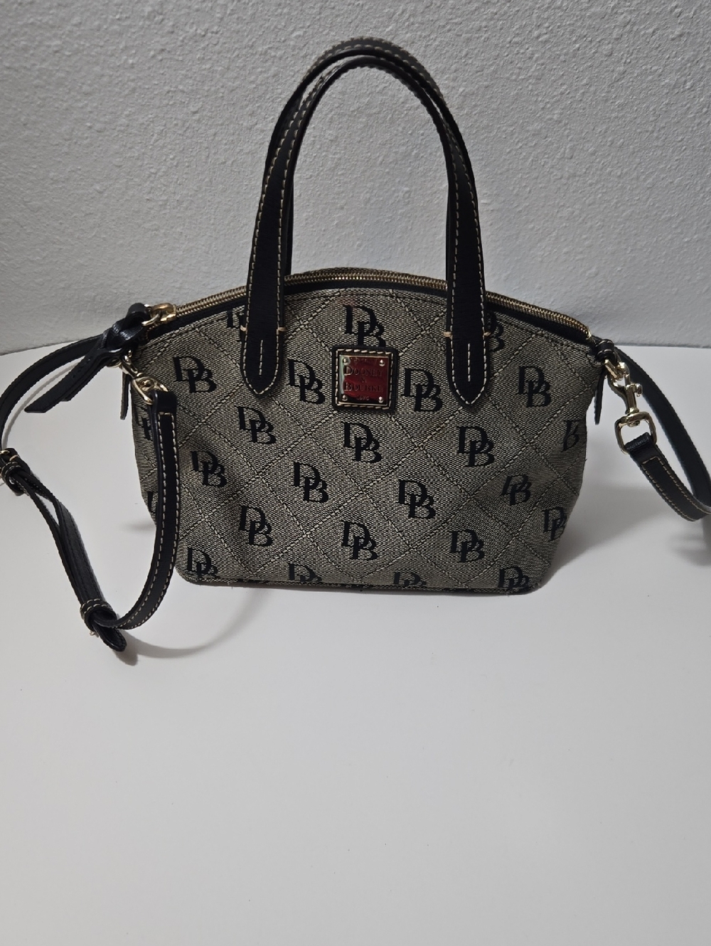 Dooney & Bourke Small Zip Satchel in Black/Beige
